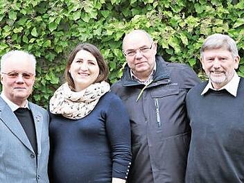 Bei der Verabschiedung der Pastoralassistentin (von links): Pater Heinz Weierstraß, Alina Grüner, Pastoralreferent Georg Zametzer und Pater Richard Brütting