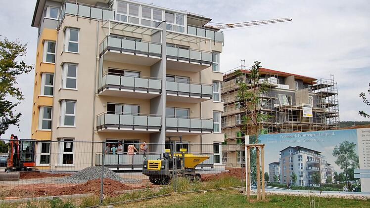 Die erste Stadtvilla im Gelände der früheren Haousing Area ist bezugsfertig, die zweite folgt im Januar, der dritte Neubau wurde begonnen. Foto: Sigismund von Dobschütz