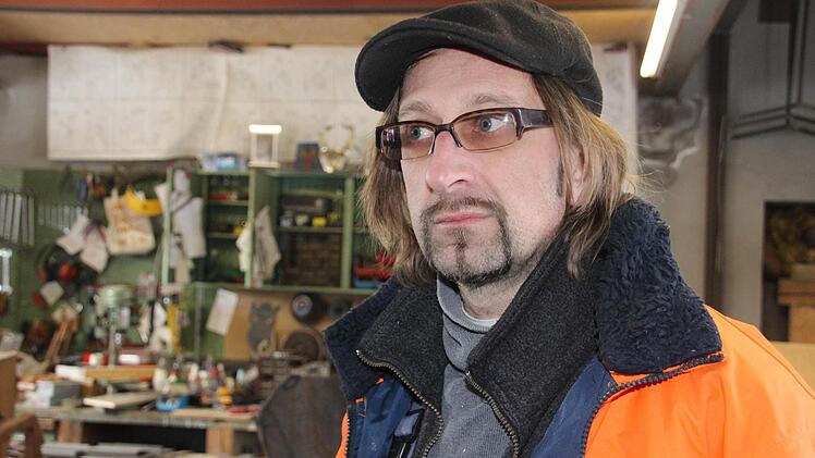 Guido Häfner in seiner Werkstatt
