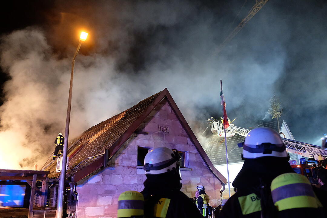 Nürnberger Gaststätte geht in Flammen auf: Anwohner evakuiert