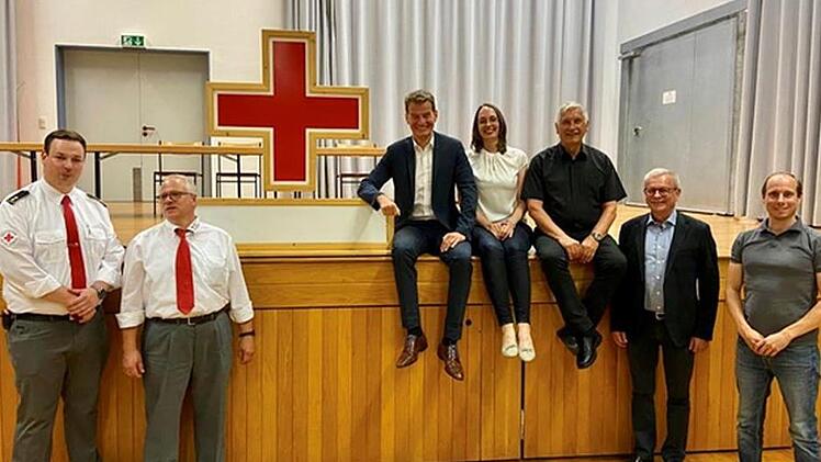 Von links: Christian Benker, Burkard Kühn, Michael Rendl, Laura Reiter,  Herbert Kolb, stellvertrender Landrat Gotthard Schlereth, und Johannes Gerlach