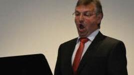 Tenor Mathias Kreuzer bei seinem Solo-Auftritt. Foto: Björn Hein