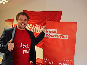 OB-Kandidat René Hähnlein an seinem Lieblingsort: das Bürgerbüro in der Heiligkreuzstraße. Foto: Ulrike Nauer