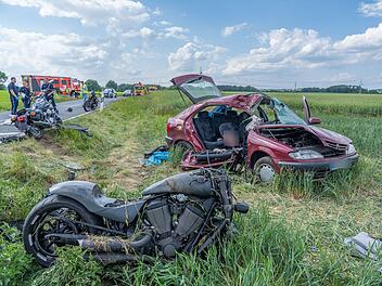 Unfall mit 2 Toten bei Herzogenaurach: Sanitäter schildert "emotionale Belastung"