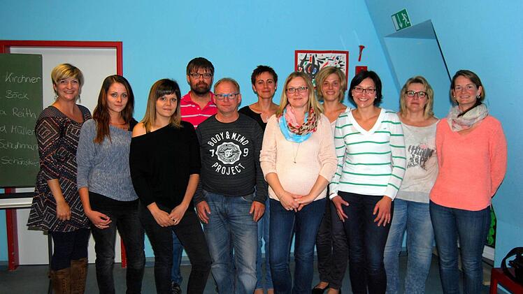 Der neue Elternbeirat der Kindertagesstätte St. Anna in Schondra: (von links) 2. Vorsitzende Isabell Gerr, Josephine Kühnlein, Kassiererin Stephanie Kühnlein, Timo Schuhmann, Vorsitzender Manfred Müller, Nadine Kirchner, Bianca Markert, Sandra Böck, Rebekka Büchner, Sonja Reith und Silvia Schönstein. Es fehlt: Nadine Leitsch. Foto: Horst Conze