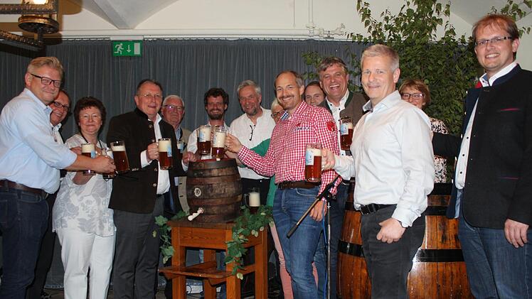 Viel Prominenz beim Kerwa-Anstich in der Blaich. Foto: privat