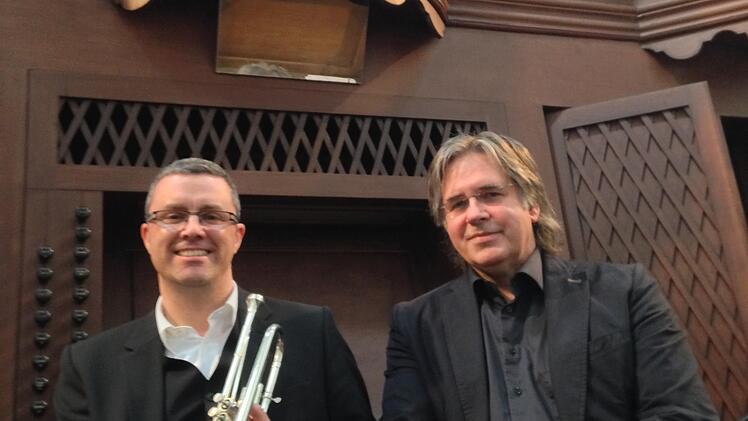 Der Bad Neustädter Trompetenvirtuose Jürgen Weyer und Regionalkantor Peter Rottmann geben am Ostermontag ein festliches Konzert für Trompete und Orgel in der Stadtpfarrkirche . Foto: Karin Hagen