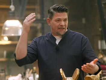 Tim M&auml;lzer appelliert an das Selbstbewusstsein seiner Talente - lange ohne Erfolg.