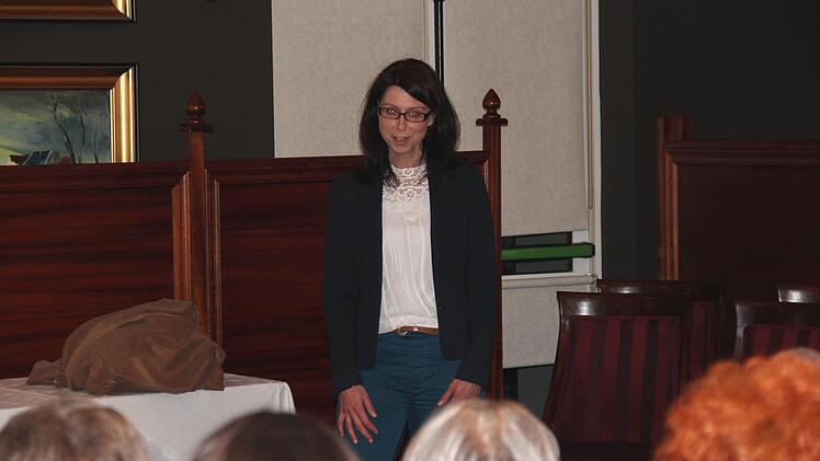 Sabine Rosenhammer begrüßt die Teilnehmer. Foto: Johann Blum