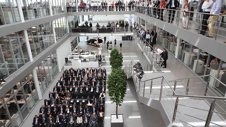 In Bamberg wurden zwei neue Verwaltungsgebäude der Brose-Gruppe eröffnet. Rund 60 Millionen Euro hat der Automobilzulieferer investiert, allein 15 Millionen in den Sozialtrakt.  Foto: Barbara Herbst
