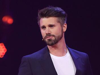 Nach 14 Jahren kehrt Thore Sch&ouml;lermann "The Voice" den R&uuml;cken.