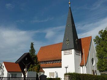 Das Haiger Gotteshaus St. Anna wurde 1929 konsekriert. Am Wochenende feiern die Haiger ihr Kirchweihfest. Foto: Gerd Fleischmann