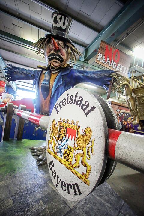 Motivwagen für Mainzer Rosenmontagszug