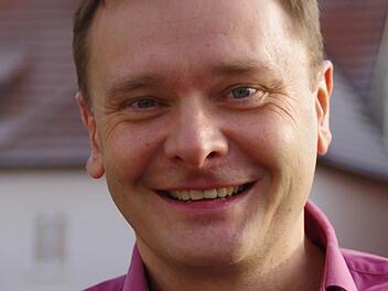 Oberfranken-Offensiv-Geschäftsführer Frank Ebert hofft, dass der Bezirk durch das Demografie-Kompetenzzentrum in Kronach seine Schrittzahl weiter erhöhen kann. Foto: Marco Meißner