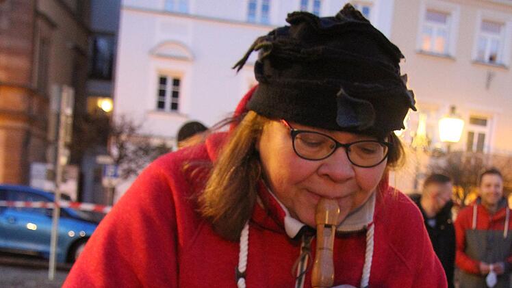 Adrienne Dörnhöfer hatte ihre C-Flöte mitgebracht und improvisierte.