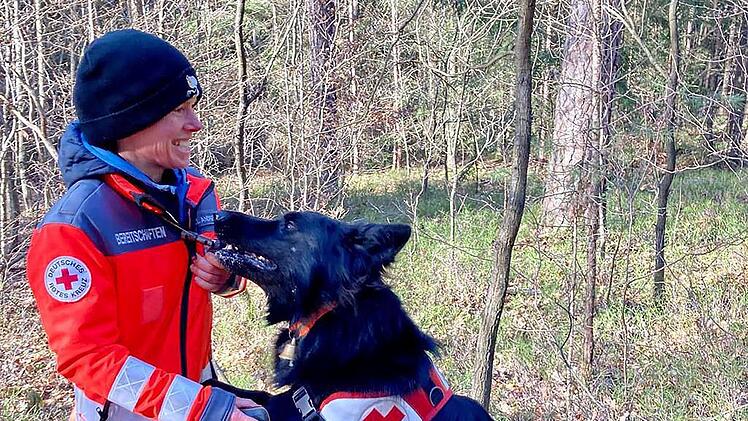 Bayreuth: Rettungshundestaffel sucht Unterst&uuml;tzung f&uuml;r Suchtraining - wer will Verstecken spielen?