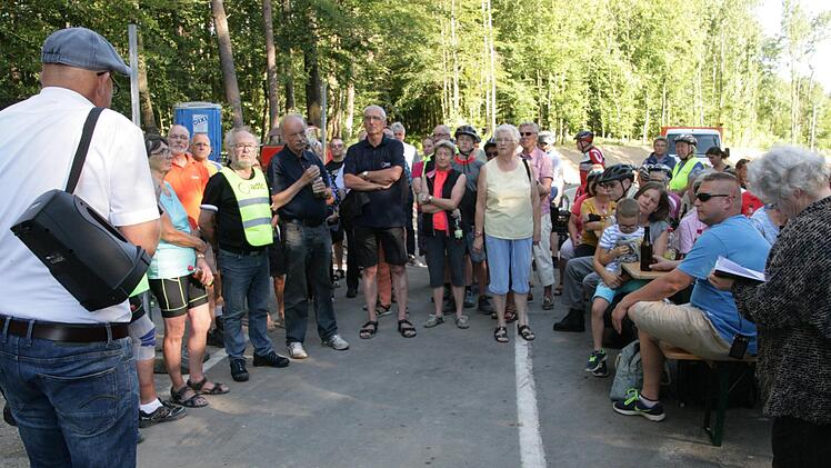 Bei der offiziellen Eröffnung des Radwegs zwischen Bammersdorf und Eggolsheim Foto: Sylvia Hubele