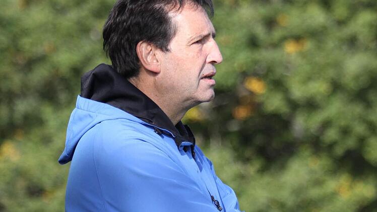 Peter Kramer stand in der vergangenen Saison in der A-Klasse 5 beim FC Dormitz an der Seitenlinie. Vor dem Saisonstart heuer einigten sich der Fußball-Lehrer und der Verein auf eine Trennung, die Vorstellungen klafften zu weit auseinander. Nun möchte Kramer sein Trainerwissen wieder unter Beweis stellen.  Foto: Uwe Kellner