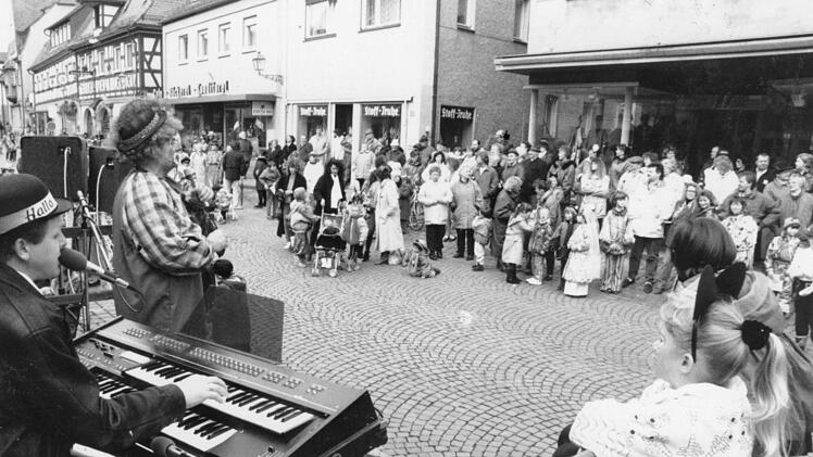 Anfänge in der Hauptstraße