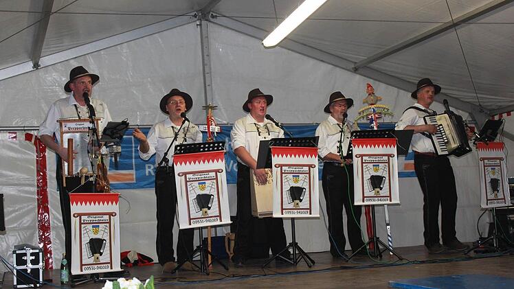 Die Original Preppachtaler sorgten für Stimmung im Festzelt