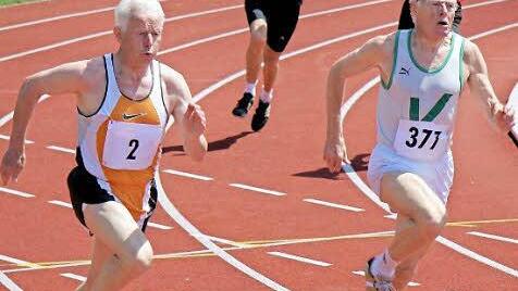 Hermann Beckering (l.) und Guido Müller lieferten sich über 200 Meter ein spannendes Rennen. Foto: uz