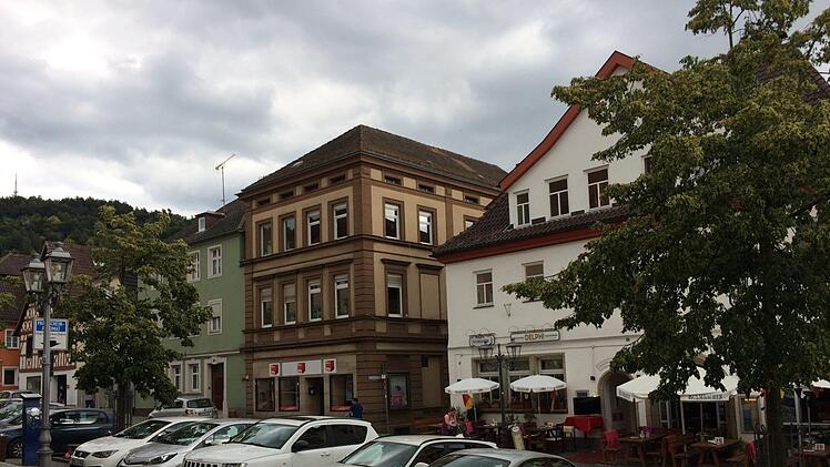 Die Entscheidung des Stadtrats  über den  Bauantrag zum  Gebäude in der Oberen Stadt 18 (Mitte) sorgte auch am Donnerstag noch für Diskussionen.Archiv/Stephan Tiroch
