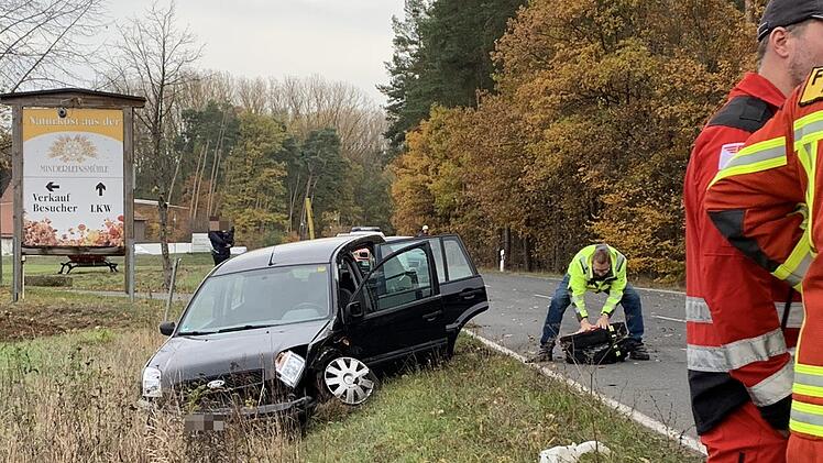 Ein heftiger Unfall hat sich am Montagmorgen bei der Minderleinsm&uuml;hle (Kreis Erlangen-H&ouml;chstadt) ereignet. Foto: NEWS5/Herse