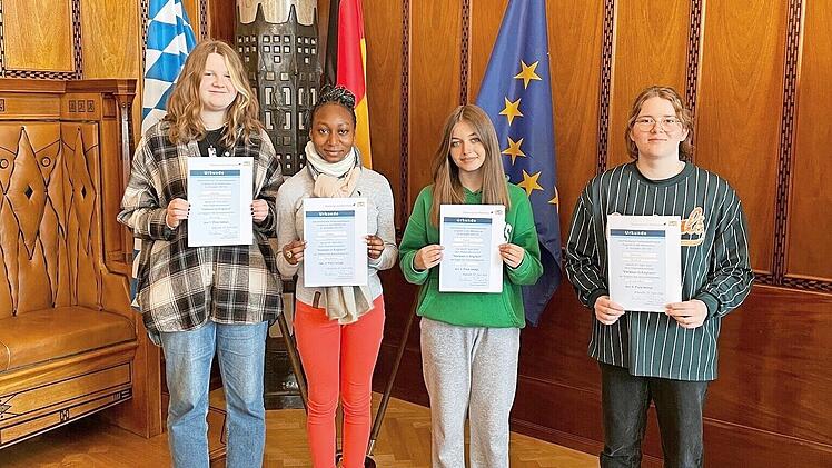 Die Siegerinnen (von links): Alicia Siller, Jill Awala von der Mittelschule Neunkirchen am Brand, Nahla Fetić und Dareen Pohlers