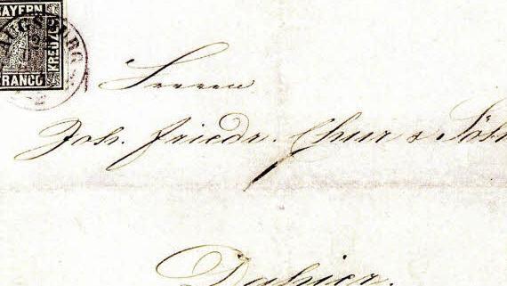 Lässt die Herzen von Briefmarken-Sammlern    höher schlagen: der "Schwarze Kreuzer"  auf einem Original-Brief von 1849. Foto: Reproduktion FT