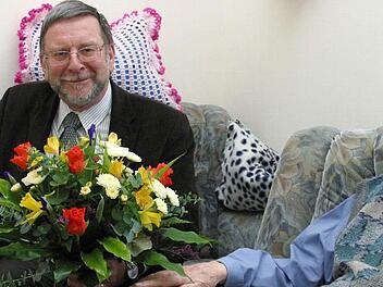 Seit stolzen 65 Jahren sind Erika und Kurt Lanzendörfer offiziell ein Paar. Für die Stadt Coburg gratulierte Bürgermeister-Stellvertreter Hans-Heinrich Eidt. Foto: Bettina Knauth