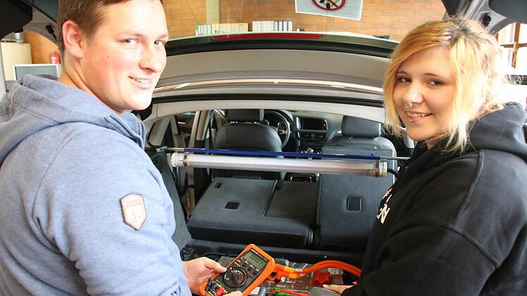 Eindrücke von der Übergabe des Fahrzeugs. Foto: Ralf Ruppert