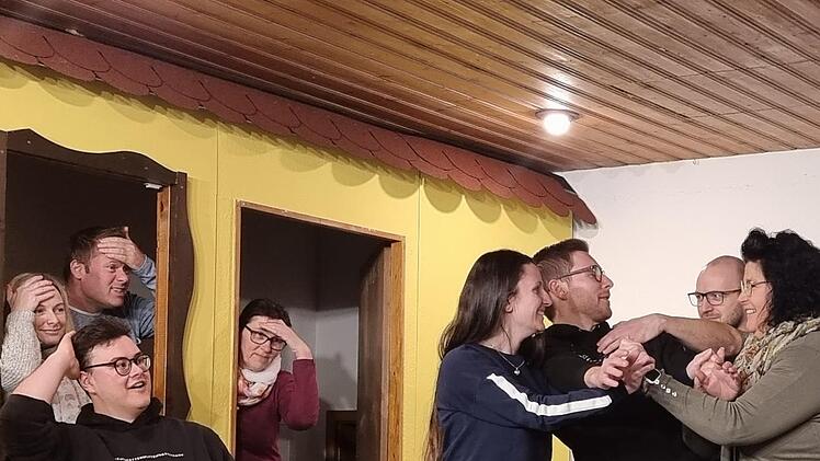 Szene aus einer Probe der Theatergruppe.