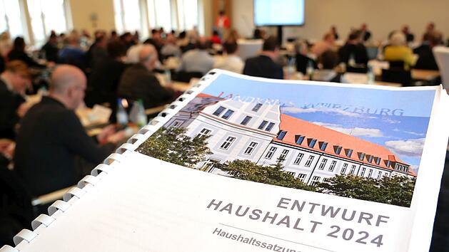Landkreis W&uuml;rzburg: Haushalt 2024 beschlossen - nach intensiven Diskussionen