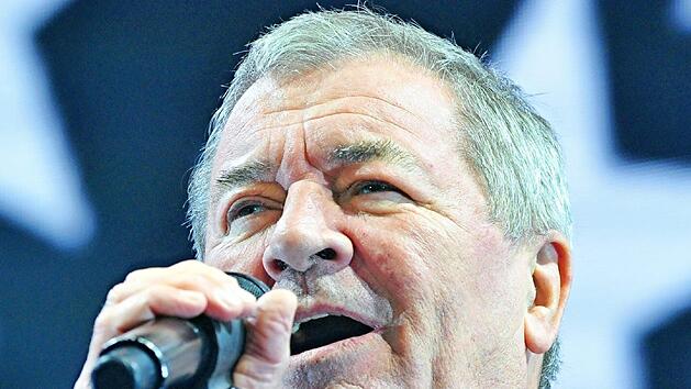 Ian Gillan bei seinem letzten Auftritt in Bamberg anno 2015  Foto: Helmut Ölschlegel