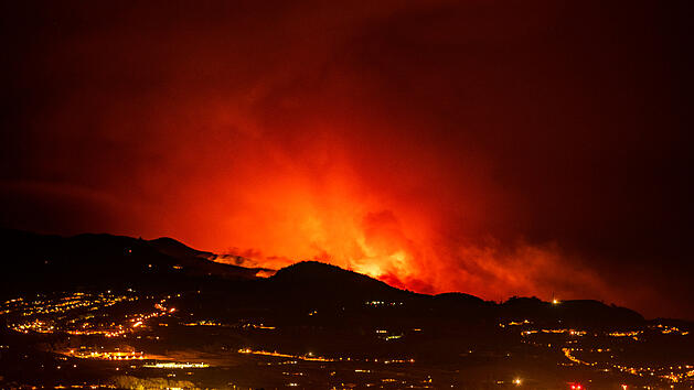 Teneriffa: Knapp 14.000 Fußballfelder stehen in Flammen - heftige Waldbrände auf Urlaubsinsel