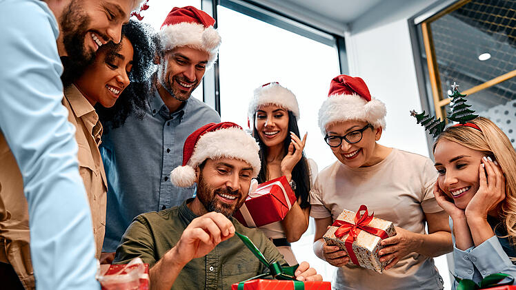 Ist die Firmen-Weihnachtsfeier verpflichtend?