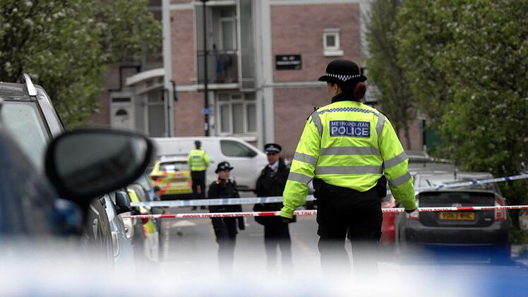 Junge stirbt nach Schie&szlig;erei in Woolwich