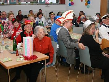 Super Stimmung herrschte beim Ökumenischen Seniorenfasching in Weisendorf. Fotos: Ortwin Fischer