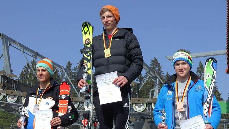Jacob Schramm (rechts) schaffte zum Saisonfinale des Deutschen Schülercups im noch einmal den Sprung aufs Treppchen. Foto: privat