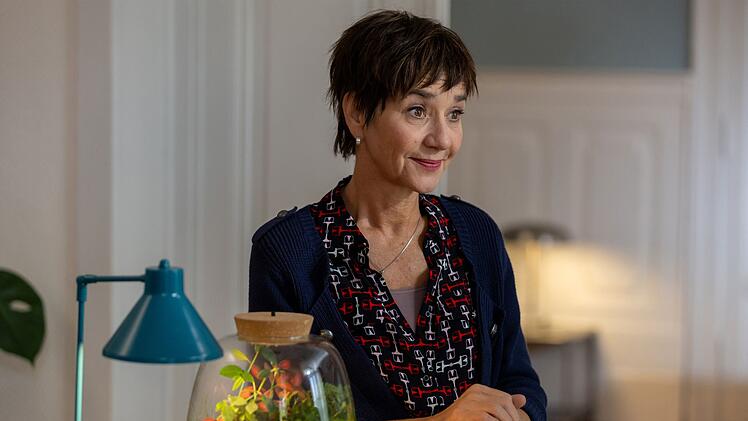 Als Senta Kurzweg war Anja Franke schon in der Originalserie "Liebling Kreuzberg" dabei. Durch sie und Roswitha Schreiner, die Robert Lieblings Tochter Sarah spielte und spielt, bleibt sein Geist auch in der Neuauflage erhalten.