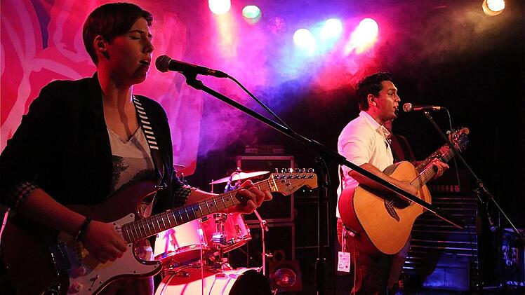 Aus Regen kam die Band "Evolution Circus"