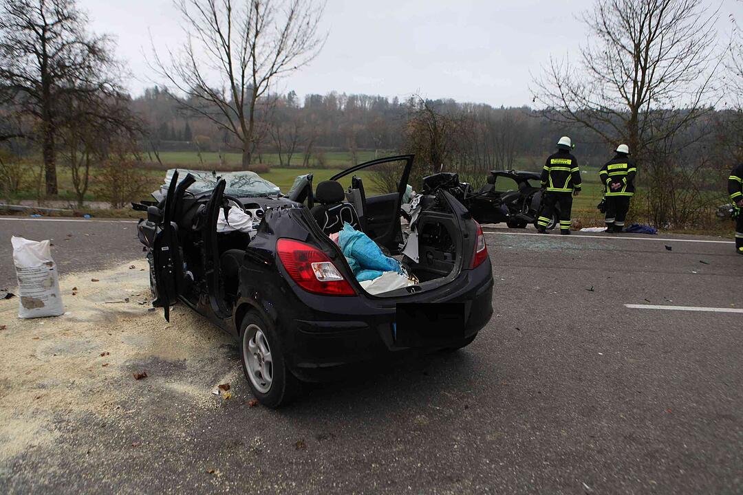 Ansbach: Frontalcrash - zwei Schwerverletzte