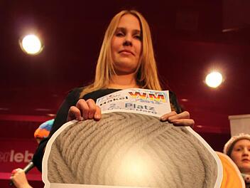 Luisa Köhler ist Vize-Weltmeisterin im Häkeln und freut sich über eine Woll-Flatrate. Fotos: Markus Häggberg