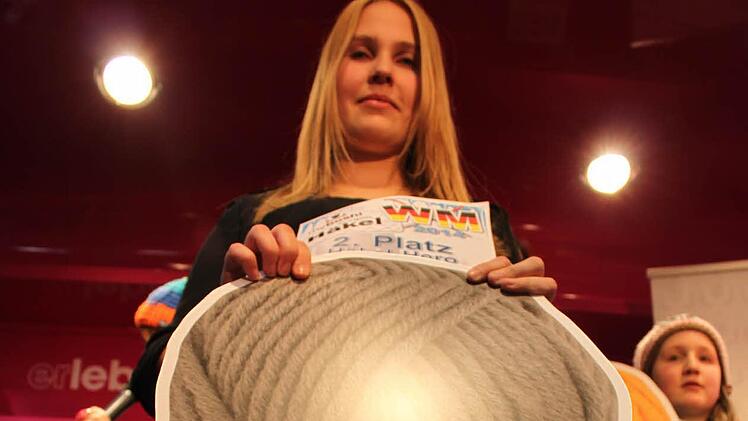 Luisa Köhler ist Vize-Weltmeisterin im Häkeln und freut sich über eine Woll-Flatrate. Fotos: Markus Häggberg