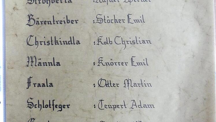 1945 durfte die "Strohberta" erstmals wieder durch den Ort ziehen. Foto: Dieter Hübner