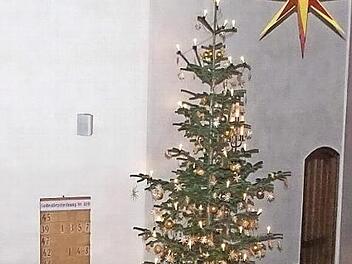 In der geschm&uuml;ckten Dreieinigkeitskirche traten die K&uuml;nstler auf.