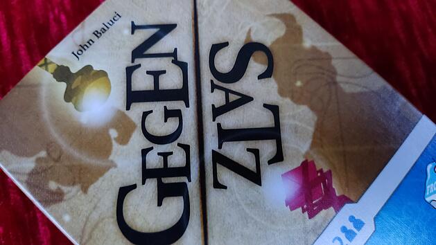 Spiele-Test Gegensatz: Rezension des Micro-Kartenspiels