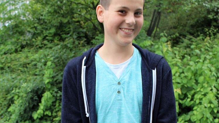 Bewaffnet mit Handschuhen, Eimern und Tüten zogen die Schüler los, um achtlos weggeworfenen Unrat zu beseitigen.  Foto: Julia Raab