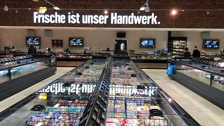 Kreis Coburg: Neues "Einkaufszentrum Oberfranken" eröffnet - Bürgermeister geht Wette ein