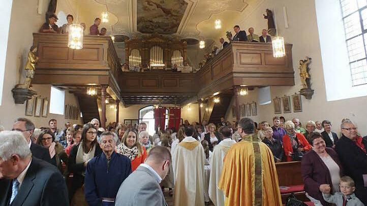 Die sanierte Kirche begeisterte die Besucher des ersten Festgottesdienstes seit 15 Monaten.  Foto: maw
